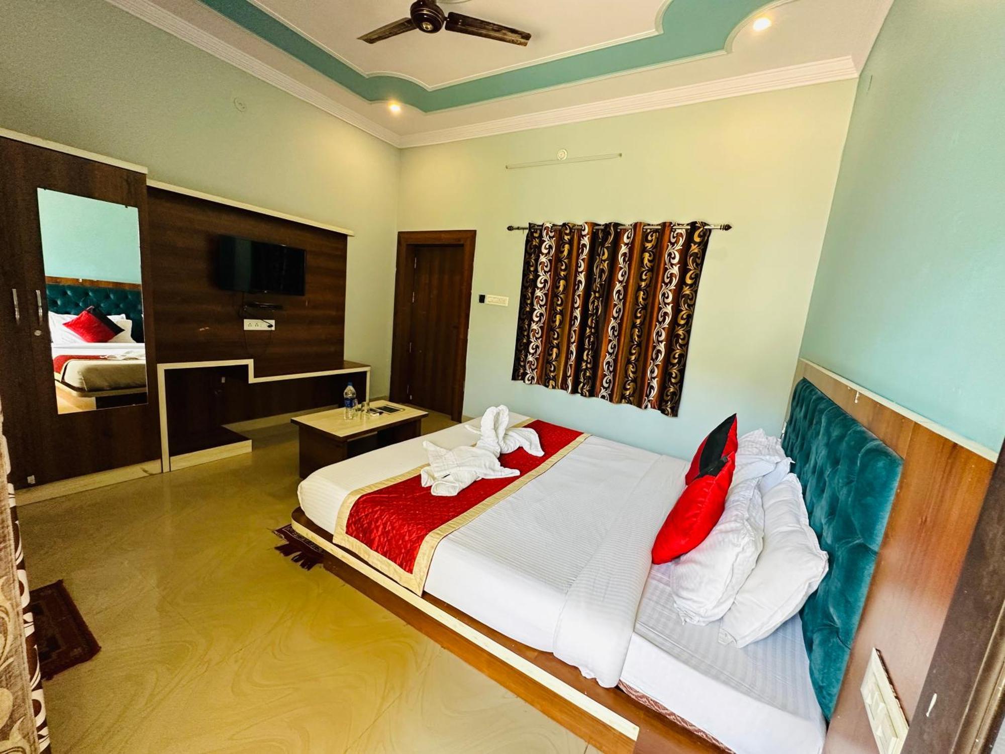 Siddarth Resort - Mountain View With Pool Pushkar Bagian luar foto
